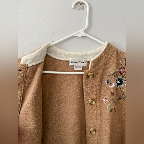 VTG Bonnie Evans Floral Embroidered Cardigan Sweater Button Down Tan Soft Size L - Picture 3 of 6